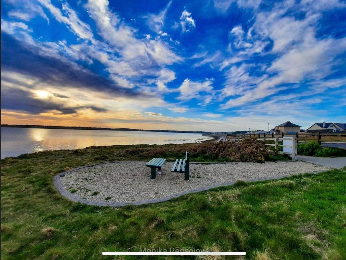 Seascape On The Edge Of Town: 4 Beds All Ensuite. بيل مولت المظهر الخارجي الصورة